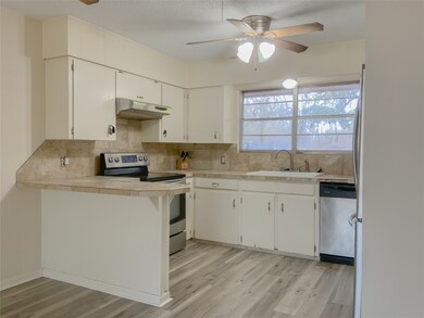 930 Mulberry Ln, Brazoria, TX 77422 - photo 7