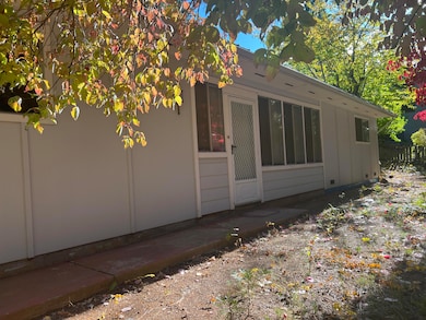 4316 Siskiyou Ave, Dunsmuir, CA 96025 - photo 2