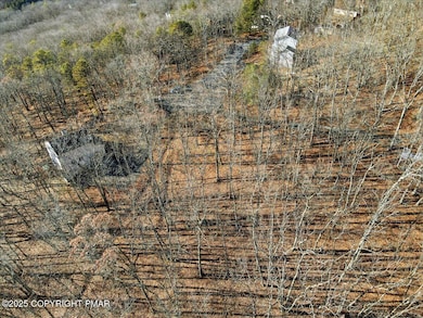 1680 Sec 7 Exeter Ct, Saw Creek, PA 18324 - photo 7