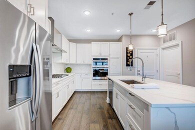 751N6thStreet_Hommati102-4