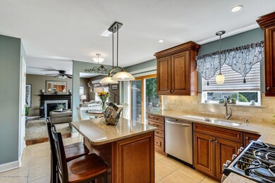 4 Andrew St Howell NJ 07731-large-018-30