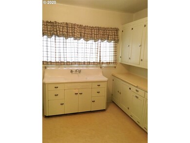 709 NW Bailey Ave, Pendleton, OR 97801 - photo 7