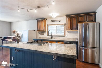 06-Kitchen_ELI01147-HDR
