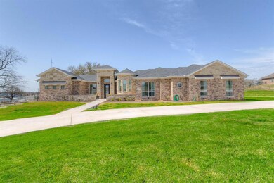 100 Maverick Ct, Granbury, TX 76049 - photo 2