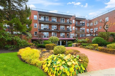 30 Stoner Ave unit 1S, Great Neck, NY 11021 - photo 2