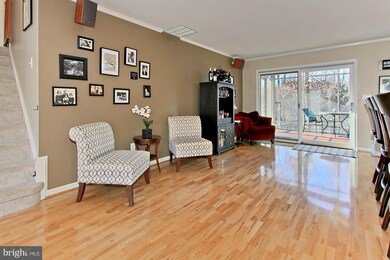 12225 Folkstone Dr, Herndon, VA 20171 - photo 4