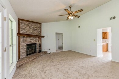 06_5418HollowOakLn_2010_FlexMLS800x600_8