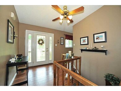 Entry/Foyer.