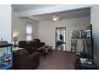 Living Room. Floor 1