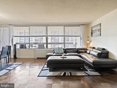 Skyline Plaza unit 2002S, Falls Church, VA 22041 - photo 2