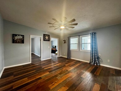 216 N Plum St, Albany, IN 47320 - photo 7