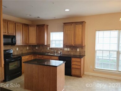 110 Planters Dr, Statesville, NC 28677 - photo 2