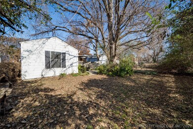 Plenty of space for garden or playset!