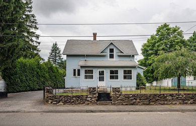 27 Stebbins St, Ludlow, MA 01056 - photo 3