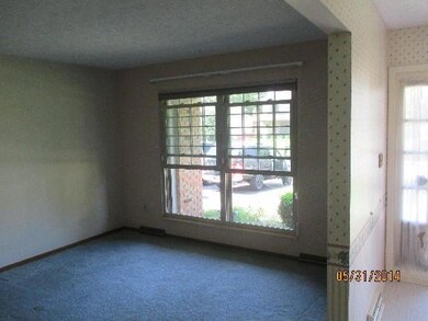 1860 Dorsetshire Rd, Columbus, OH 43229 - photo 3