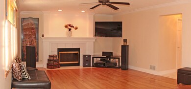 404 Camden Cir, Oswego, IL 60543 - photo 5