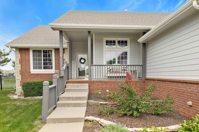 812 N Bel Arbor Ct, Derby, KS 67037 - photo 2