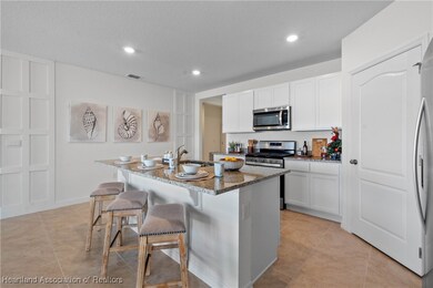 6856 Coconut Grove Dr, Sebring, FL 33872 - photo 4