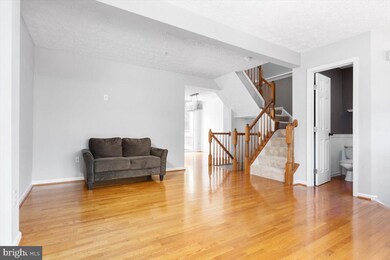 703 Pine Drift Dr, Odenton, MD 21113 - photo 4