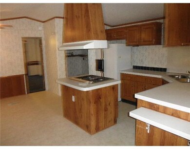 1038 Meadowlark Ln, Colcord, OK 74338 - photo 5