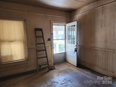 1116 S Meeting St, Statesville, NC 28677 - photo 6