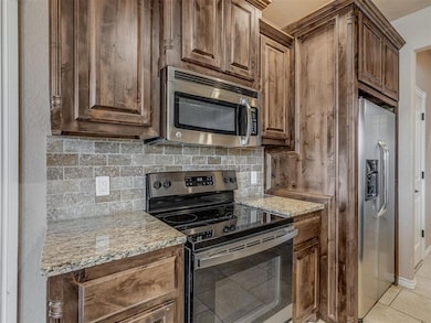 402 NW Granite Ave, Cache, OK 73527 - photo 6