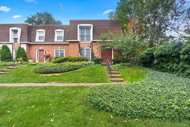 2840 CHATEAU CIR S-2-SMALL