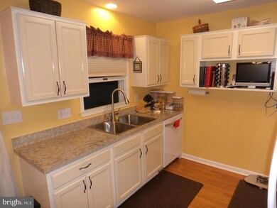 1306 Mallard Dr W, Chambersburg, PA 17202 - photo 7