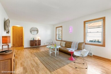 03_714BothamAve_2010_LowRes