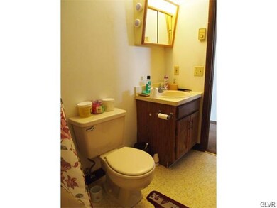 810 N 18th St unit 5, Allentown, PA 18104 - photo 5