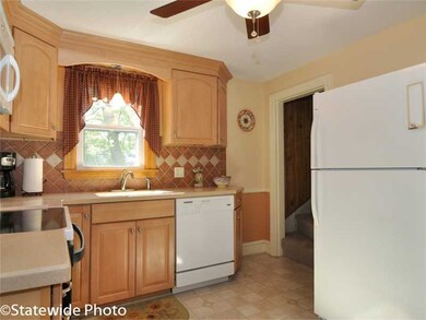 136 Palace Ave, Warwick, RI 02886 - photo 7
