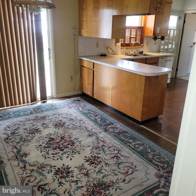 17604 Meadowood Dr, Hagerstown, MD 21740 - photo 4