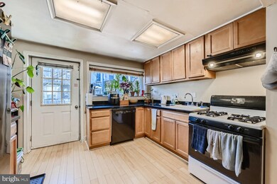 208 S East Ave, Baltimore, MD 21224 - photo 7