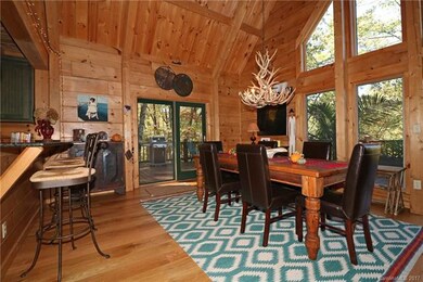 BREAKFAST BAR AND DINING