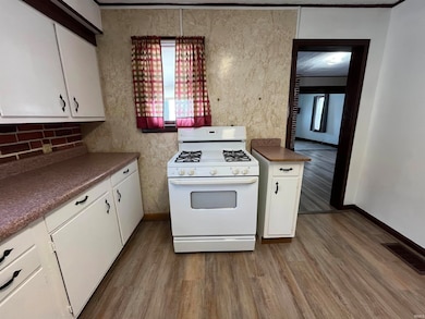 360 W 6th St, Peru, IN 46970 - photo 5