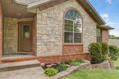 902 N 39th St, Nixa, MO 65714 - photo 2