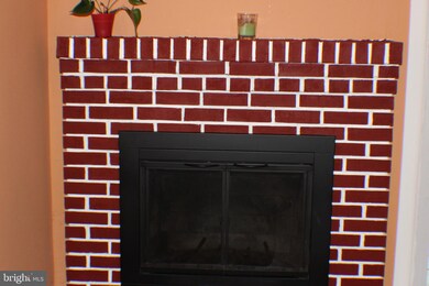 39 Hamilton St, Swedesboro, NJ 08085 - photo 4