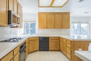 859 Sandra St, Los Banos, CA 93635 - photo 5