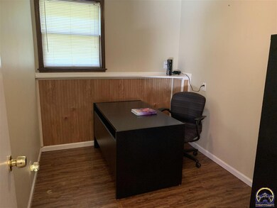 3728 SW 34th St, Topeka, KS 66614 - photo 2