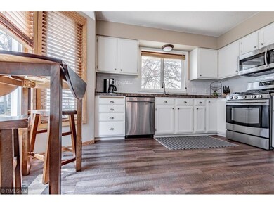kitchen2.jpg