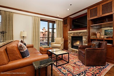 RitzCarltonUnit8209_WEB005