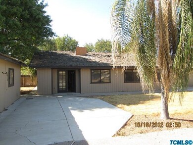 632 E Henderson Ave, Porterville, CA 93257 - photo 2