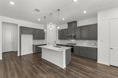 10 2929 Alto  Kitchen 2