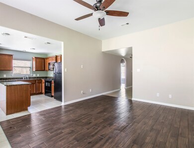 12206 Estelle Ln, Pinehurst, TX 77362 - photo 4