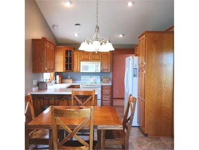 Good size kitchen & dining area and large pantry w