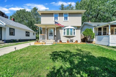 03-1314 Berten St-WindowStill-Real-