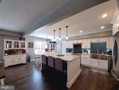 1406 Briarwood Dr, Williamstown, NJ 08094 - photo 4