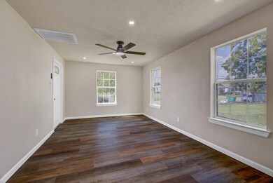 1118 Cypress St, Baytown, TX 77520 - photo 6