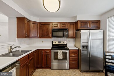 16937 Monmouth Ct, Dumfries, VA 22026 - photo 5