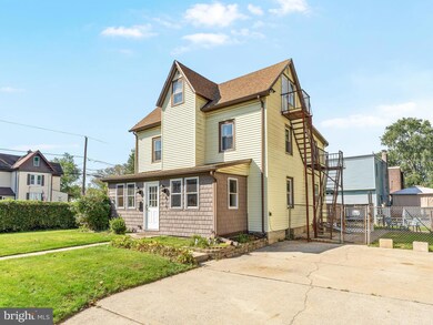 637 Andrews Ave, Darby, PA 19023 - photo 2